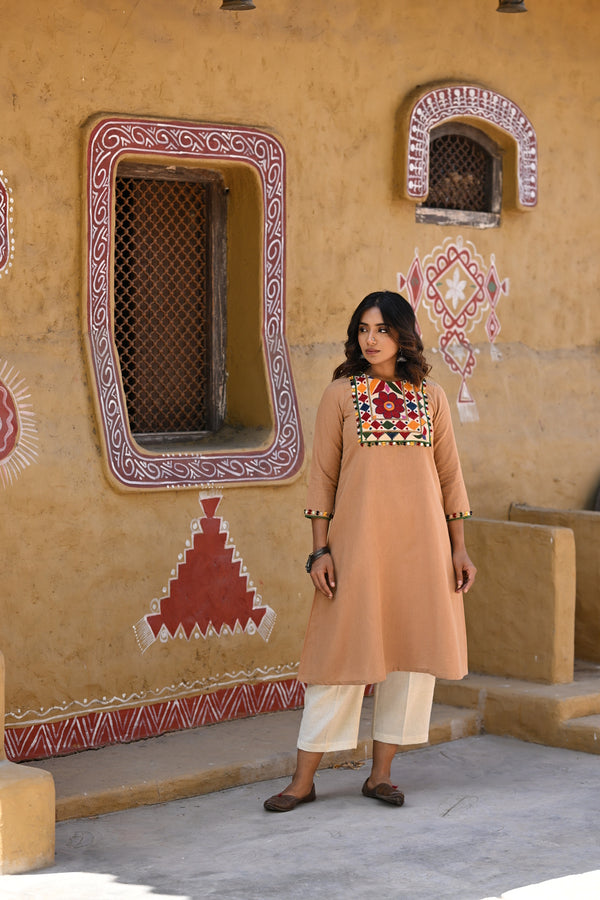 Solid Kurta With Kutchi Work Patch - Brown