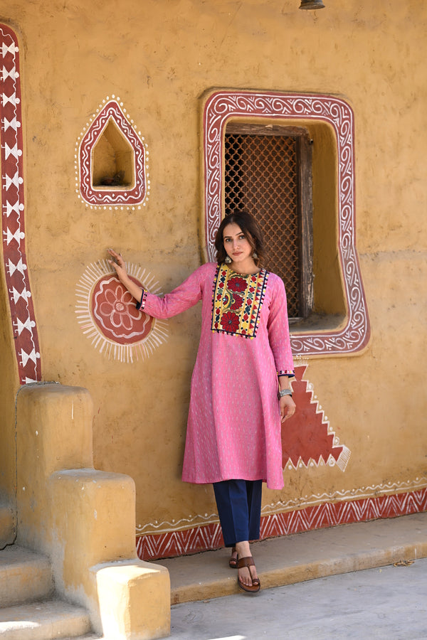 Ikkat Kurta With Kutchi Work Patch-Pink