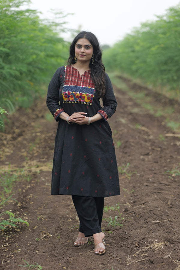 Black Maroon Butti Kurta With Kutchi Work Patch