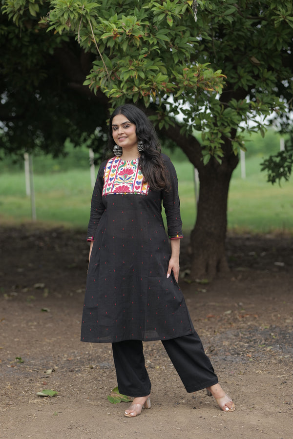 Black Round Butti Kurta With Kutchi Work Patch